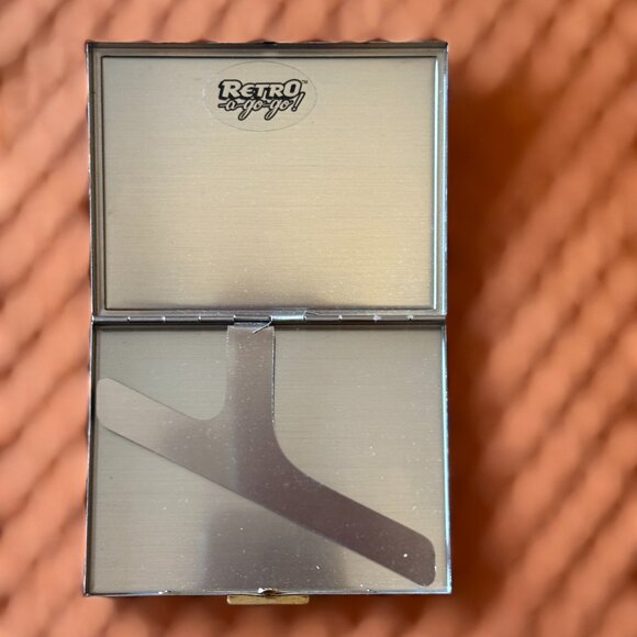 Retro LadyJoy Metal Business Card Case – Art Deco Woman Design - Picture 3 of 3